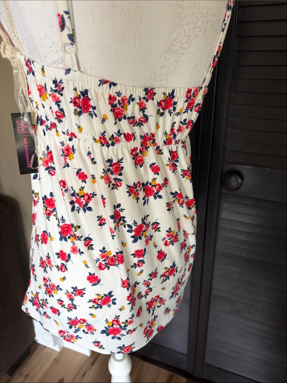 Crochet Bust Floral Tank Top - Cream/Red - Picture 5 of 5
